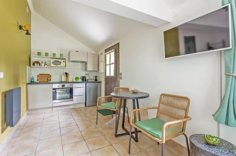 Premium Cottage | Premium bedding, memory foam beds, individually decorated