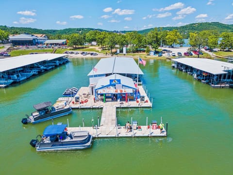 Your lake adventure starts here! Dock at Rock Lane's full-service marina — offering boat rentals, slips, and easy access to endless Table Rock Lake fun right outside your door.