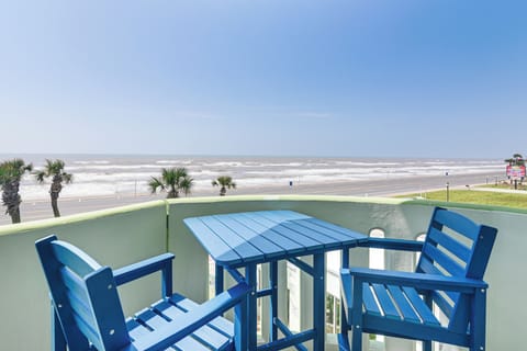 Apartment (3 Bedrooms) | Front of property