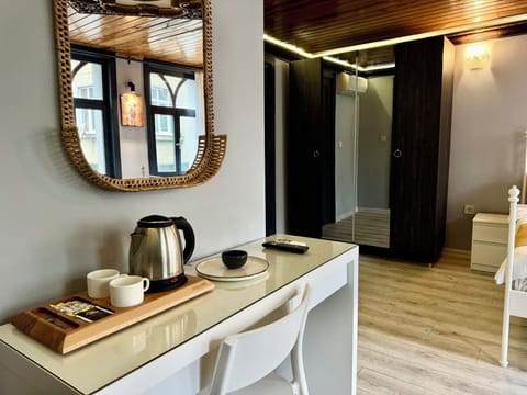 Superior Triple Room | In-room dining