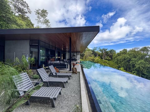 Casa Colibri Garden and pool