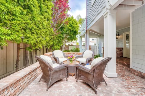 Entry patio
