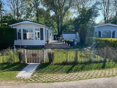 Front of the chalet with a spacious garden