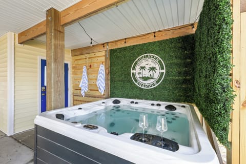 Indoor spa tub