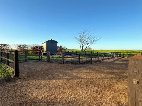 Outdoor | Shepherds Hut - Lilac Retreats, King&rsquo;s Lynn