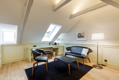 Suite, 1 Bedroom | Living area | Flat-screen TV