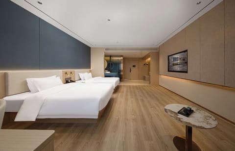 Superior Twin Room, City View | Desk, laptop workspace, blackout drapes, soundproofing