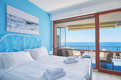 Apartment (2 Bedrooms) | 2 bedrooms, laptop workspace, iron/ironing board, bed sheets