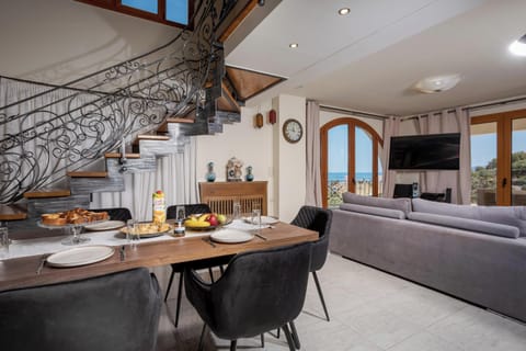Apartment, Sea View | In-room dining