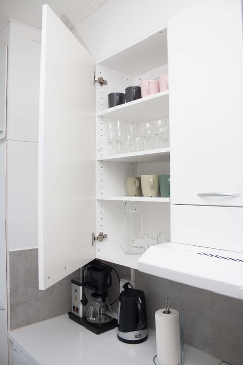 Comfort Apartment, 2 Bedrooms, City View | Private kitchen