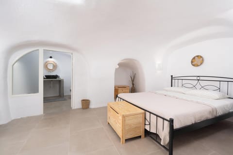 Junior Suite | In-room safe, iron/ironing board, free WiFi