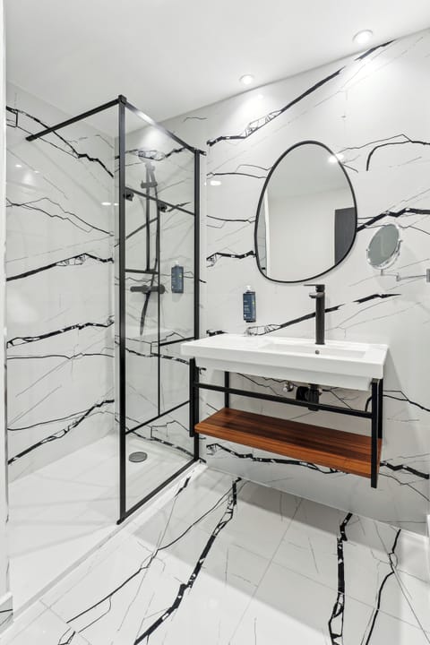 Shower, towels, soap, shampoo