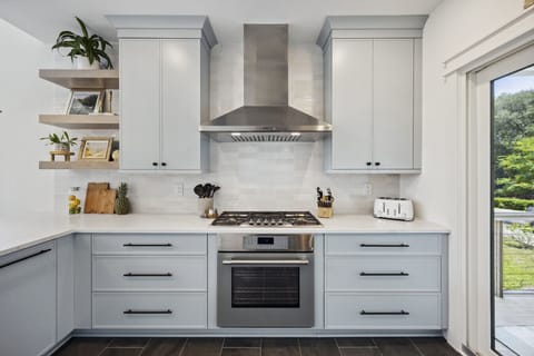 new stainless appliances perfect for cooking  upyour favorite meal