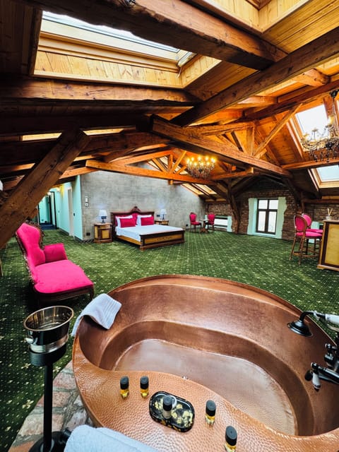 Romantic Loft, 1 King Bed with Sofa bed, Housekeeping, City View | In-room safe, laptop workspace, blackout drapes, soundproofing