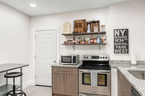 House (6 Bedrooms) | Floor plan