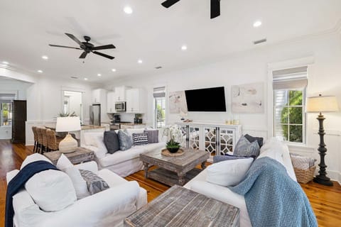 Welcome to Cinnamon Breeze on 30A!