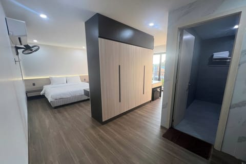 Family Room, Balcony | Bathroom | Shower, rainfall showerhead, hair dryer, slippers