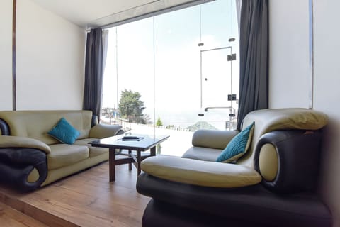 Egyptian cotton sheets, premium bedding, in-room safe, free WiFi