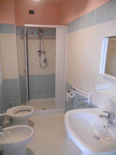 Double Room | Free WiFi, bed sheets