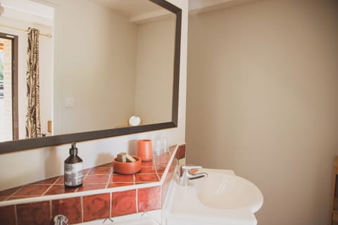 Double Room, 1 Queen Bed, Park View | Bathroom | Bathrobes