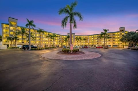 Boca Ciega resort lights