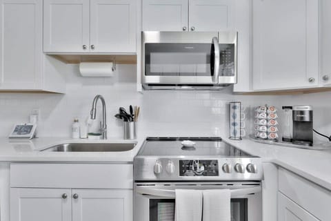 Brew, bake, or go full chef mode — this space has you deliciously covered