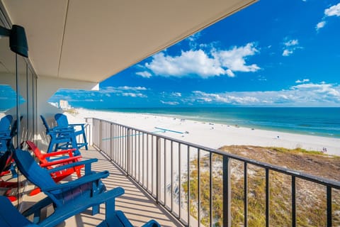 Condo, 3 Bedrooms | Property grounds