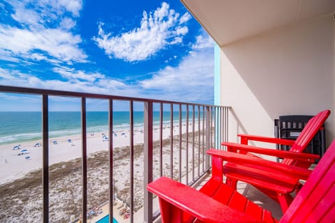 Condo, 2 Bedrooms | Property grounds