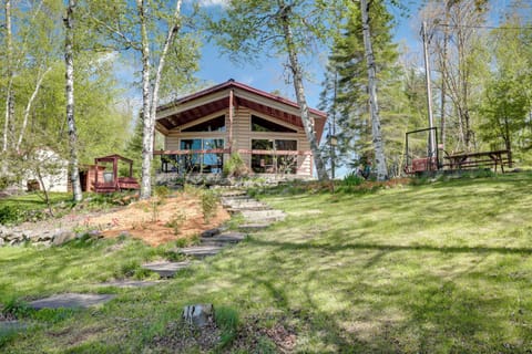 Medford Vacation Rental | 2BR | 1BA | 784 Sq Ft | 1 Step to Enter