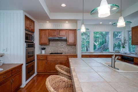 Seating for 2 at the counter