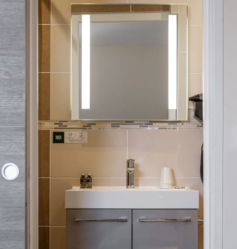 Double Room | Bathroom | Shower, hair dryer, towels, soap