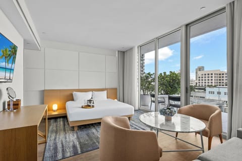 King Suite with Terrace | Premium bedding, pillowtop beds, minibar, in-room safe