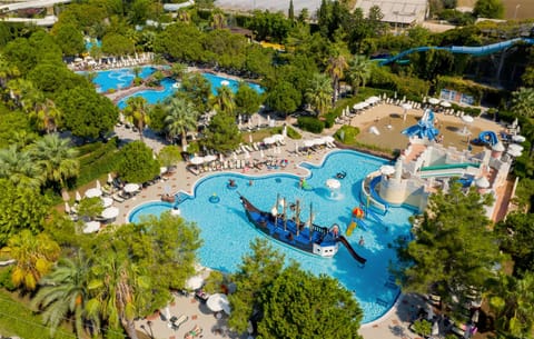 3 outdoor pools, sun loungers