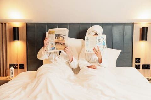 Junior Suite | In-room safe, desk, iron/ironing board, free cribs/infant beds