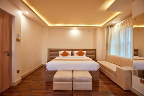 In-room safe, desk, laptop workspace, soundproofing