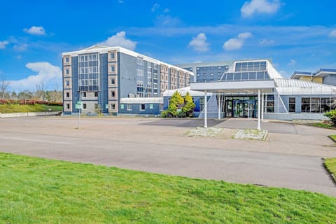 Hotel Exterior [summer]