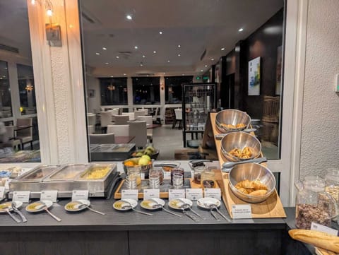 Daily buffet breakfast for a fee