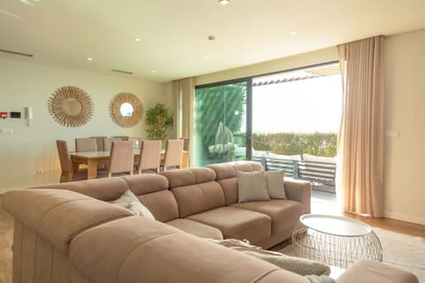 House | 5 bedrooms, Internet