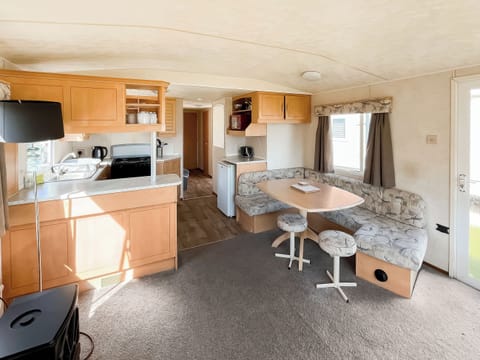 Open plan living space | The Hunters Haven, Skegness