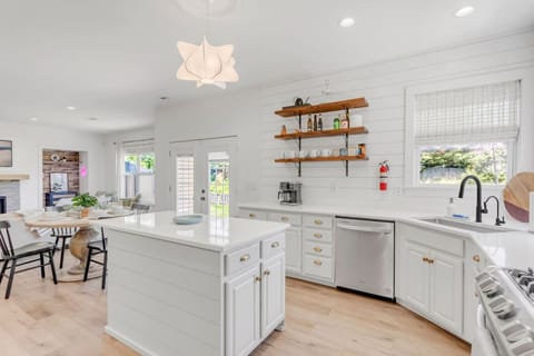 Fully equipped and ready for home-cooked meals