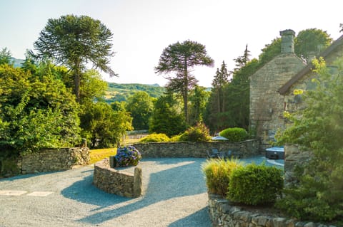 Cottage | Property grounds