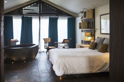 Deluxe Suite | Individually decorated, individually furnished, free WiFi, bed sheets