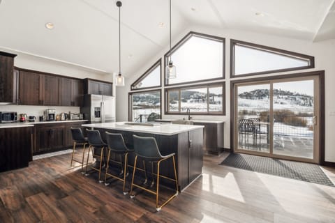 Indoors, Sink, Sink Faucet, Kitchen, Microwave