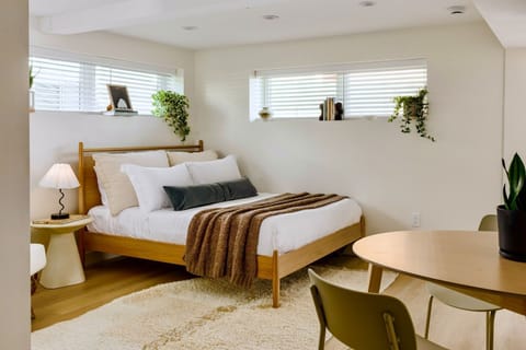 Welcome to Tide House - Unit E.