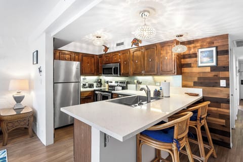 Fully Equipped Kitchen with Bar Seating