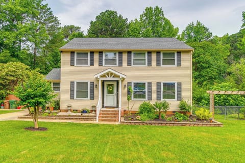Cary Vacation Rental | 4BR | 2.5BA | 6 Steps to Enter | 2,140 Sq Ft