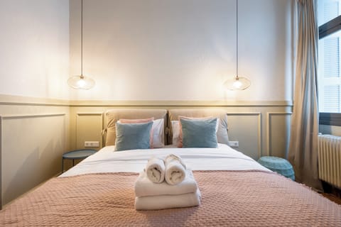 Apartment, 3 Bedrooms, Kitchen, City View | 3 bedrooms, in-room safe, blackout drapes, iron/ironing board