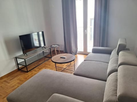 Luxury Apartment, Balcony, City View | Living area | 32-inch Smart TV with digital channels