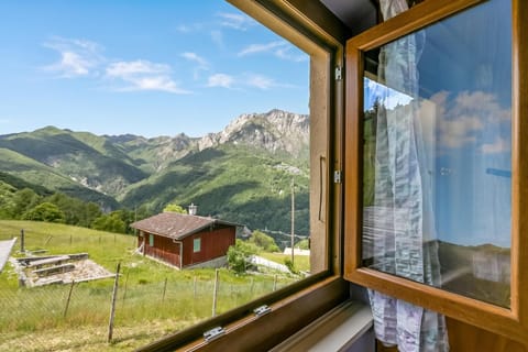 Family Chalet, 2 Bedrooms, Balcony, Mountainside (Casa Clelia Centovalli) | Interior