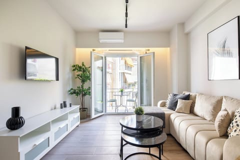 Apartment, 1 Double Bed, Kitchen, City View | Living room | 42-inch Smart TV with digital channels, streaming services